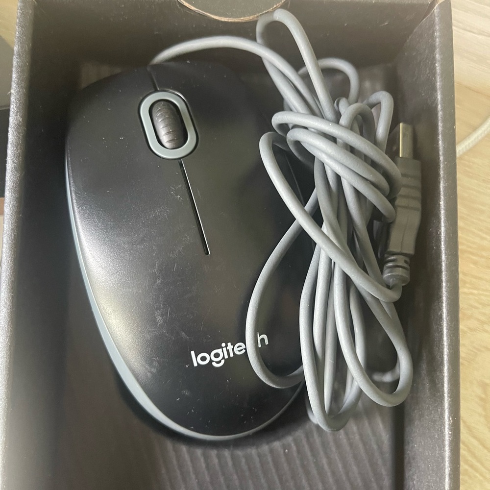 Logitech M-U0026 Black/Gray USB Wired 3-Buttons Scroll Wheel Optical Mouse